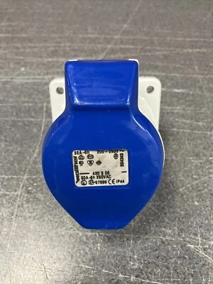 Walther 240v 32a 3pin Wall Mounted Sockets - Image 1 of 2