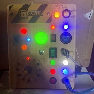 2017 Montessori Busy Board Baby Sensory Light Up funktioniert super! - Bild 1 von 15