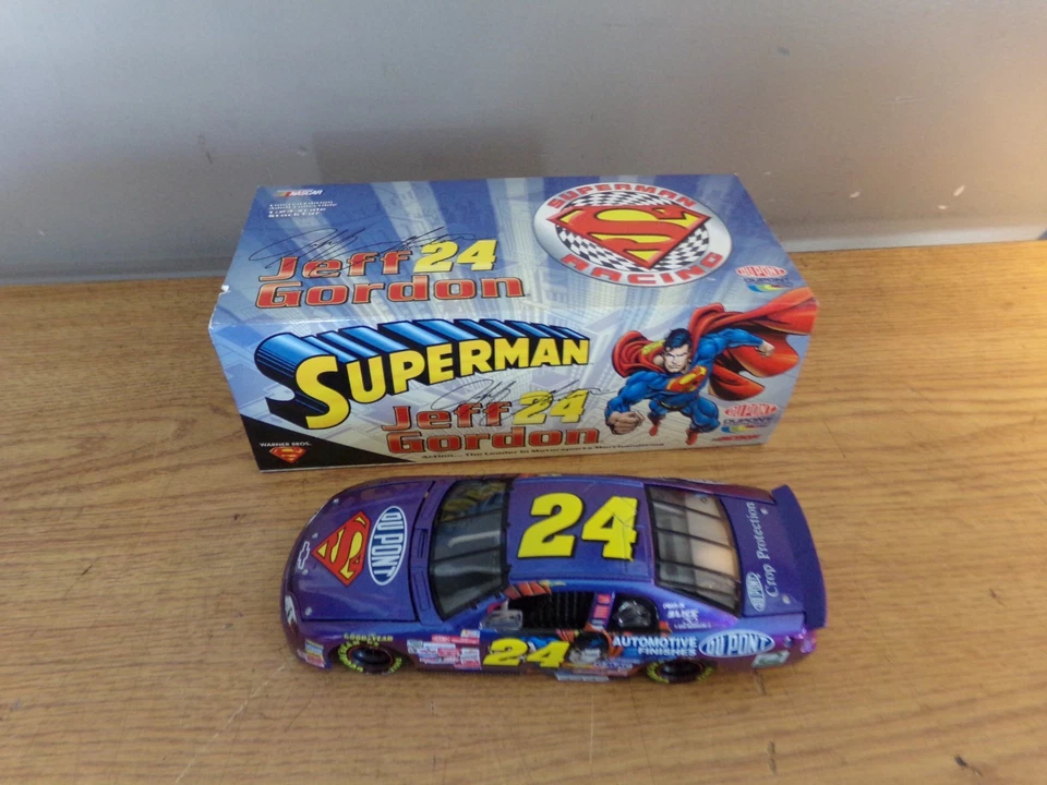 ACTION RACING 1:24 DIECAST JEFF GORDON SUPERMAN NUEVO EN CAJA Foto 1 de 1