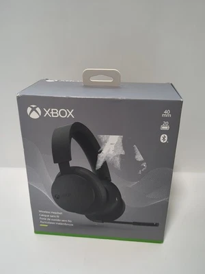 Microsoft - Xbox Wireless Gaming Headset for Xbox Series X|S, Xbox One, and Wind - Image 1 of 4