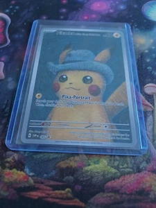 Pikachu Van Gogh Pika Portrait Grey Hat 085 Promo Gift/Display NM - Bild 1 von 1