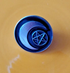 CRESCENT MOON PENTAGRAM, Enamel Pin, Halloween Witchery, RETIRED DESIGN - Picture 1 of 1