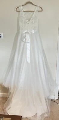 David’s Bridal Ivory Wedding Dress Womens Size 8 Tulle Train & Lace Beaded Sash  - Image 1 of 4