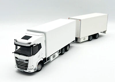 DAF XG riged reefer 6x2 tag axle + timone asse centrale WSI modelli di camion - Immagine 1 di 4