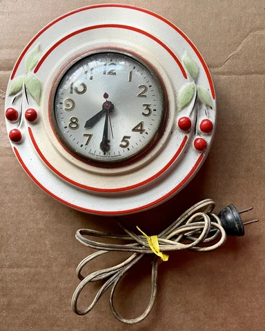 1930s  - 1950s SESSIONS CHERRIES ROUND ELECTRIC CERAMIC 8" KITCHEN CLOCK VINTAGE Cover