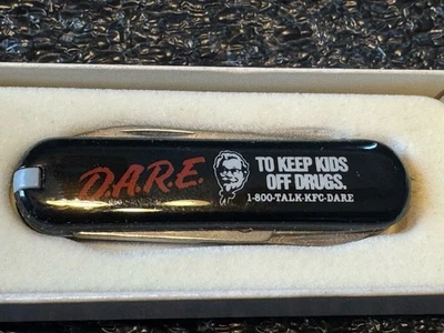 MVictorinox Clásico Negro Ejército Suizo Llavero Cuchillo 58mm D.A.R.E. Drug Dare Foto 1 de 4