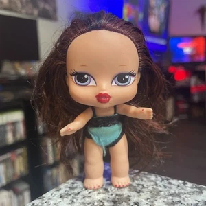 Muñeca Bratz Babyz Hair Flair ROXXI pelo rojo ojos azules ropa original 2004 rara - Imagen 1 de 2