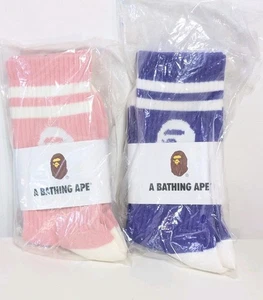 2 Paar A Bathing Ape BAPE Crew-Socken mit Logo gestreift NEU authentisch pink lila  - Bild 1 von 3