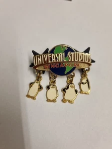 Universal Studios Singapore Penguins Of Madagascar Pin Badge Dangle Charms - Picture 1 of 2