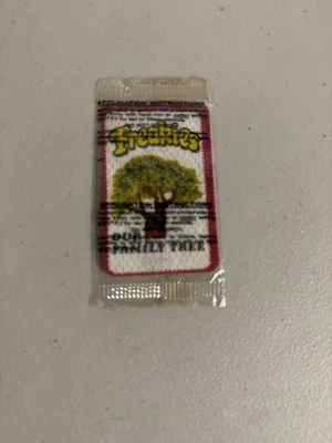 Paquete de parches de hierro Freakies 1975 vintage con árbol genealógico y gárgaras sellados Foto 1 de 2