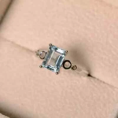 Anillo de compromiso de diamantes y aguamarina natural de 1,95 quilates de oro blanco sólido de 14 quilates Foto 1 de 4