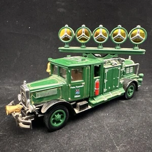 MATCHBOX MODELS OF YESTERYEAR 1932 MERCEDES SPOTLIGHT/GENERATOR FIRE ENGINETRUCK - Picture 1 of 7