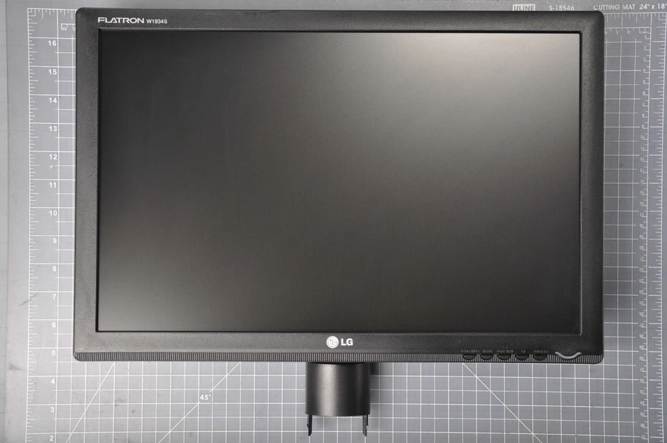 LG FLATRON 19" Wide Standard Monitor VGA WITHOUT BASE  W1934S-BN - Image 1 of 2