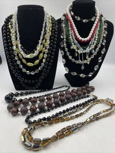 JOB LOT X 15 VINTAGE GLASS NECKLACES - Picture 1 of 6