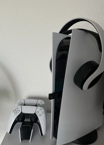 PS5 Digital Edition 825GB mit OVP, 1 Controller, Ladestation und PS-Headset - Picture 1 of 13