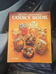 Vintage 1977 Betty Crocker Cooky Book Recipes Cookbook Cook Book Paperback - Picture 1 of 2