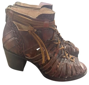 Freebird by Steven Wazee Damen-Ledersandalen mit Absatz Größe 8 abgenutzt - Bild 1 von 10