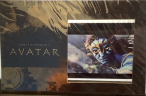 JAMES CAMERON'S AVATAR MOVIE CELL CARD RARE 2010 - Foto 1 di 3