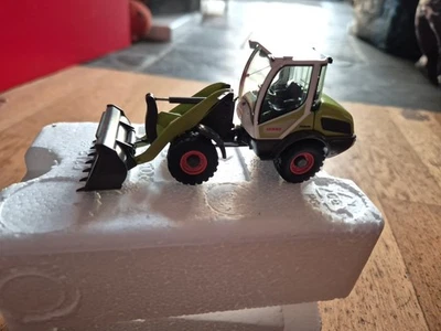 Claas Torion 639 wheel loader 1:50 scale Claas Tractors loaders collectors model - Image 1 of 4
