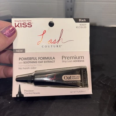 Kiss PREMIUM Strip Lash Adhesive BLACK Eyelash Adhesive Soothing Oat Extract  - Image 1 of 2