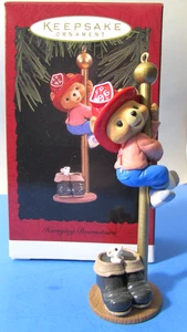 Hallmark Ornament 1996 apresurándose a bajar escaleras - Imagen 1 de 13