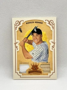2004 Donruss Diamond Kings, Magglio Ordonez Crowning Moment Dual Patch, #'D /100 - Photo 1/2