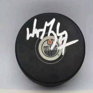 WAYNE GRETZKY EDMONTON OILERS HOF SIGNED NHL HOCKEY PUCK JSA - Picture 1 of 3