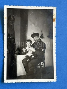 Foto, WK2, mit Zivilisten in Warenikowskaja Kuban Brückenkopf 1943, 01 XT55189 - Bild 1 von 2
