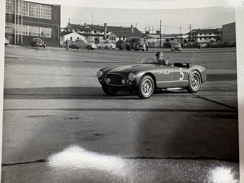 Foto de auto de carreras Ferrari de los años 50 rara - Barchetta temprana 166/212 - Base militar EE. UU. Foto 1 de 1