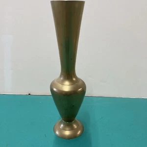 Vintage 7.5 Inch Brass Vase, Made in India - Imagen 1 de 6