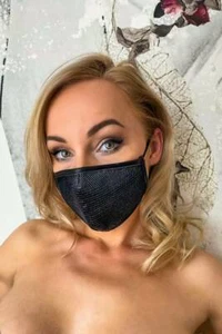 Stylische Wetlook Stoff-Maske mit Mesh Überzug schwarz - Bild 1 von 1