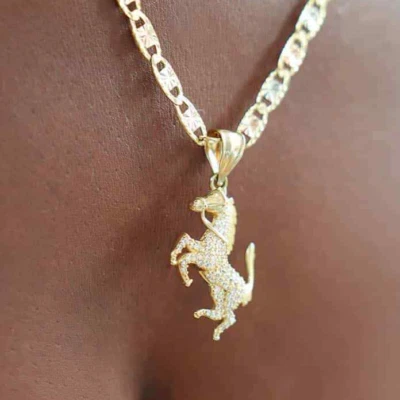 Colgante caballo pavé piedra oro amarillo 14K 0,85CTW de 1,38" Foto 1 de 4