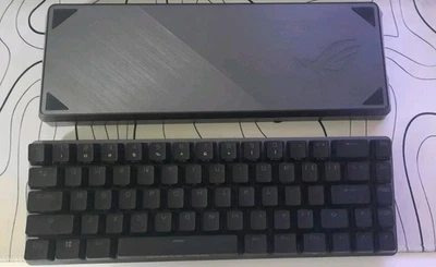 ASUS ROG Falchion Mechanische Gaming Tastatur 65% Wireless MX Red Switches - Bild 1 von 4