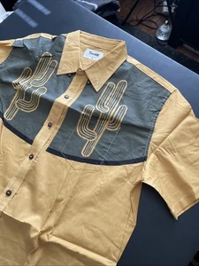 Boozelele Camicia Uomo Western Button Up XL Giallo Cactus Nuova Senza Etichette, GRANDE OFFERTA - Foto 1 di 12