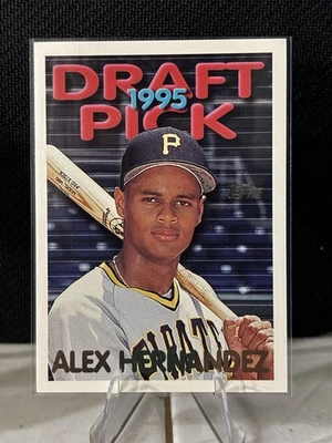 1995 Topps Traded & Rookies - Alex Hernandez #69T (RC) - Image 1 of 2