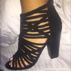 G by GUESS Tipsy Heels tan size 6.5 Sued 3 inch chunky heel. - Picture 1 of 4