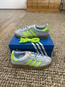 adidas Originals Gazelle Indoor Shoes in Clear Sky and Solar Green US 5 UK 3.5 - Picture 1 of 6