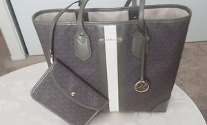 Bolso Michael Kors Extra Grande Signature Eve Usado - Imagen 1 de 6