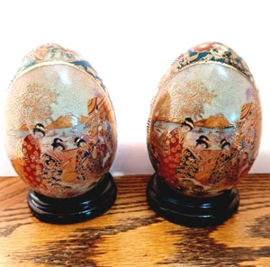 Satsuma Orientalische Eier Gold Vergoldet Geshia Frauen 2er Set mit Holzsockel 5" - Bild 1 von 17
