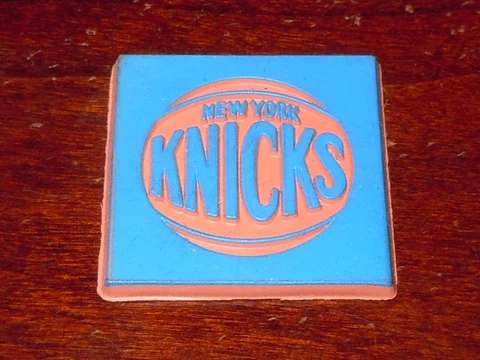 NEW YORK KNICKS Vintage Old NBA RUBBER Basketball FRIDGE MAGNET Standings Board Cover
