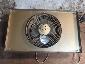 Vintage 835 Vornado Metal Window 1-speed Reversible Fan Gold w/ Plastic Grill - Picture 1 of 17