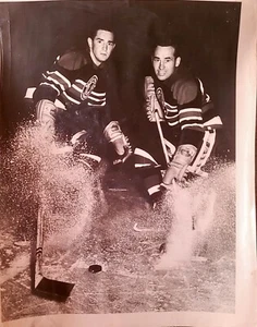1950 CHICAGO BLACKHAWKS NHL HOCKEY PHOTO JACK STEWART AL DEWSBURY AHL COUGARS - Picture 1 of 11