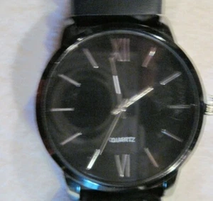 Men's Wrist Watch Quartz Movement Stainless Steel Back - Picture 1 of 4