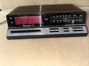 Vintage Realistic Chronomatic 267 AM/FM Alarm Clock Radio Tested & Working Good - Picture 1 of 9
