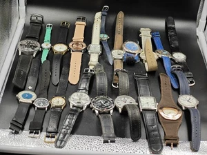 Lot De 20 Montres Non Fonctionnelles - Pour Pièces Ou Réparation - Picture 1 of 5