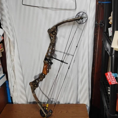 Mathews Solocam Solo Cam Q2  Realtree Lost Camo Wood Grips. Looks Great 👍 - Image 1 of 4