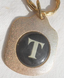 Vintage 90's Letter 'T' Brass Medallion Vinyl Gold Metal Key Chain Ring USA Made - Picture 1 of 3