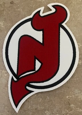 1995 NEW JERSEY DEVILS Willabee & Ward NHL PATCH - Image 1 of 3