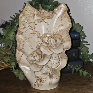 Argilioum Cream Brown Rose 3 Sided Vase, Very Unusual Very Pretty Studio Pottery - Picture 1 of 10