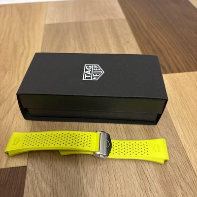 TAG Heuer Connected E4 45mm Lime Yellow Rubber Strap Titanium Buckle - Image 1 of 2